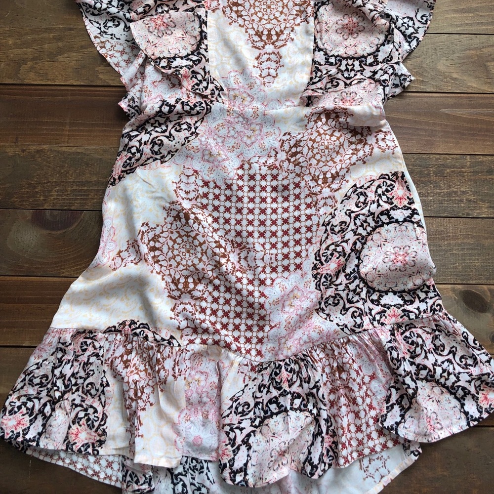 Three Days Ruffle Pattern Dress - Picture 3 of 7
